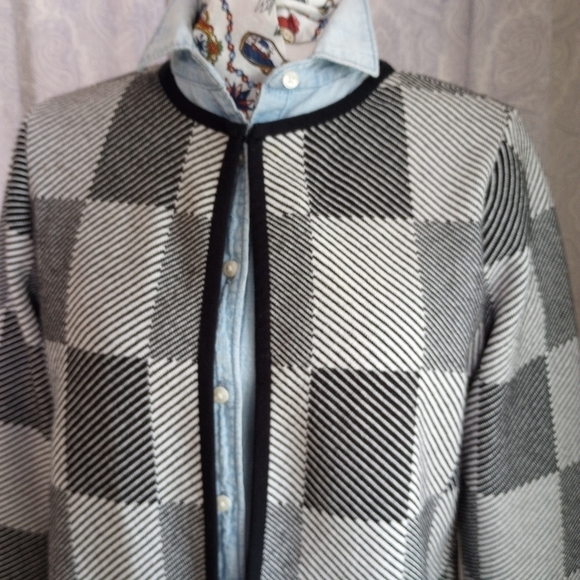 Chico's Black Grey Graphic Check Long Cardigan Sweater Coat Size Small - Picture 3 of 12